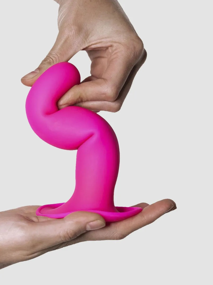Hitsens 4, le godemichet ventouse de Adrien Lastic