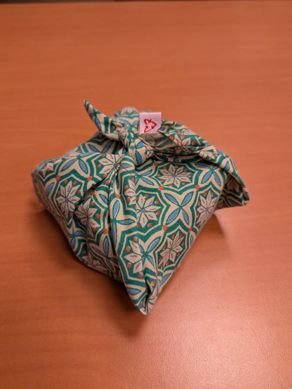 Furoshiki upcyclé : l’emballage cadeau zéro déchet !