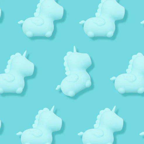 Mount'n Peak, la licorne a la langue précise