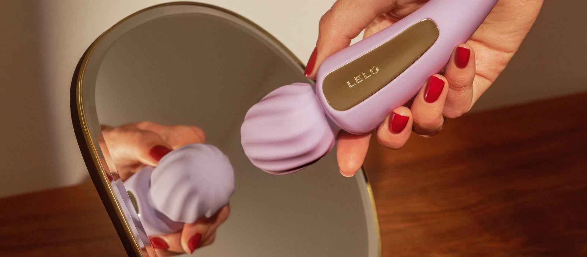 SWITCH, le vibromasseur Magic Wand de LELO