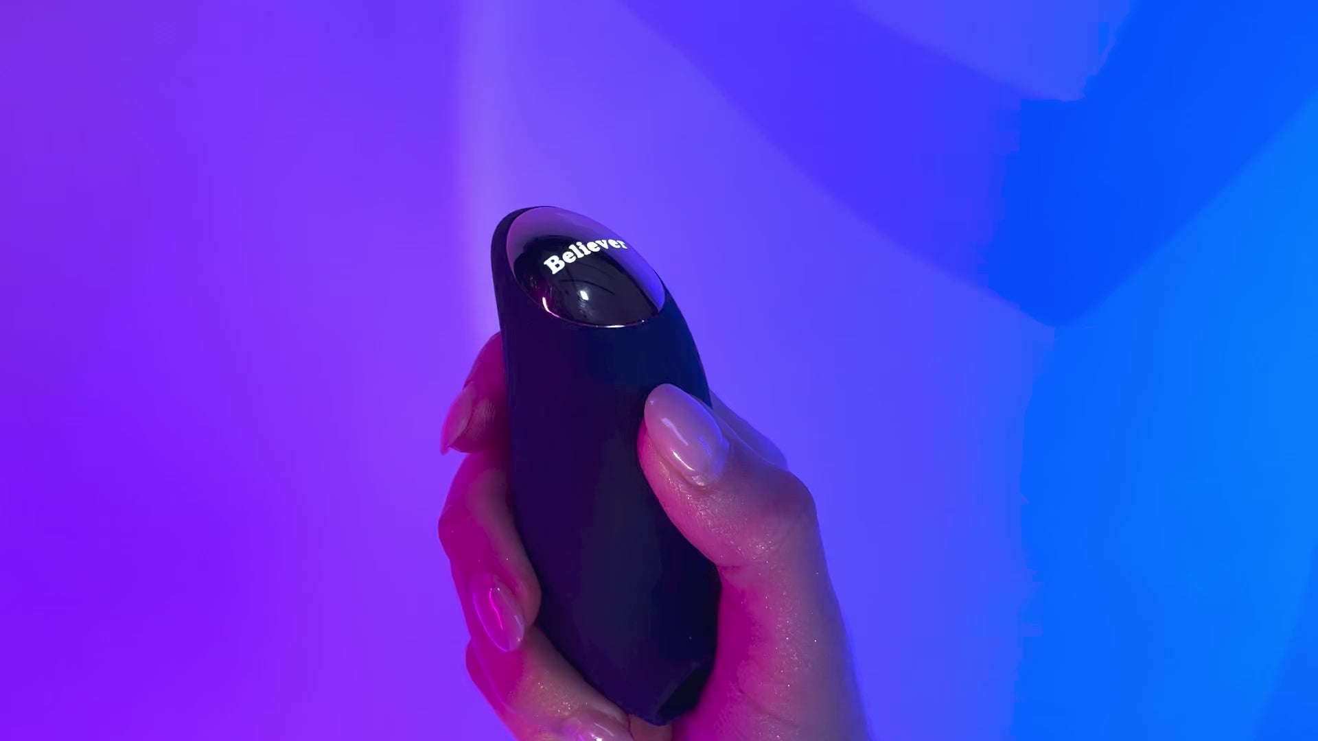 Charger la vidéo : Stimulateur clitoridien Believer, compact et puissant