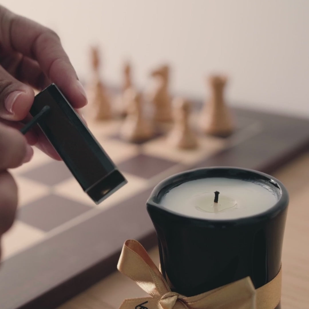 Charger la vidéo : Bougie de massage au parfum enivrant